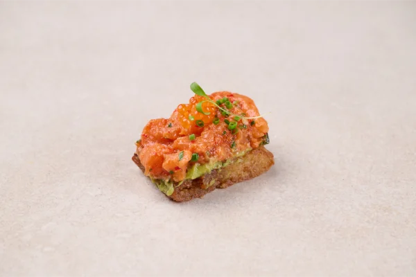 Crispy Rice Saumon Épicé (4 Pièces)